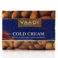 Крем с охлаждающим эффектом и миндалем, алоэ вера, шафран Vaadi Herbals 150 г